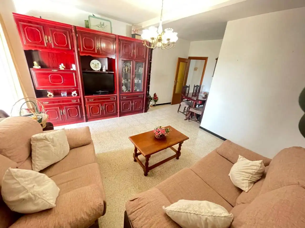Sala d'estar de Pis en venda en Estepona amb Aire condicionat, Terrassa i Moblat