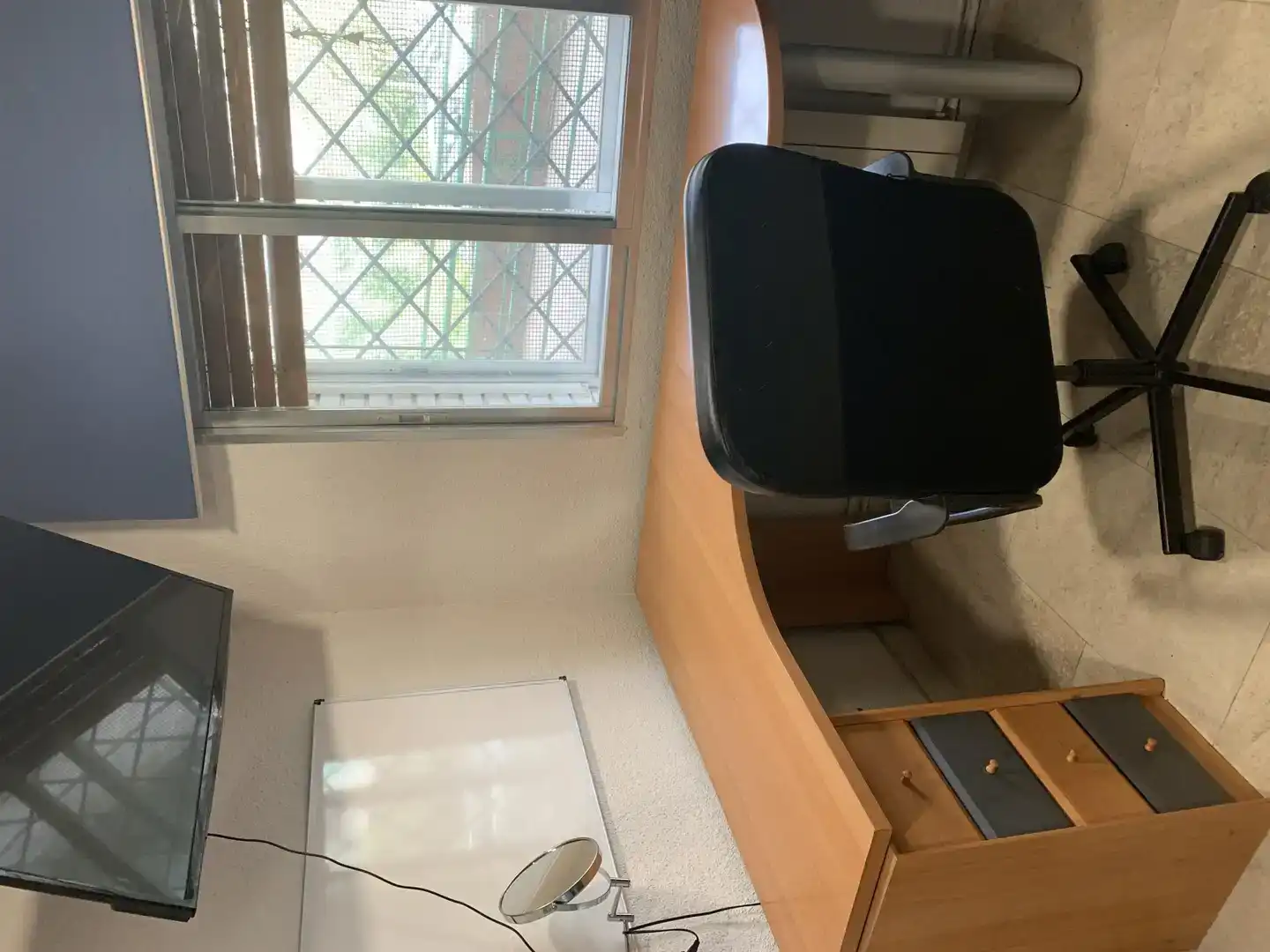 Bedroom of Ground floor for share in Madrid  with Furnished