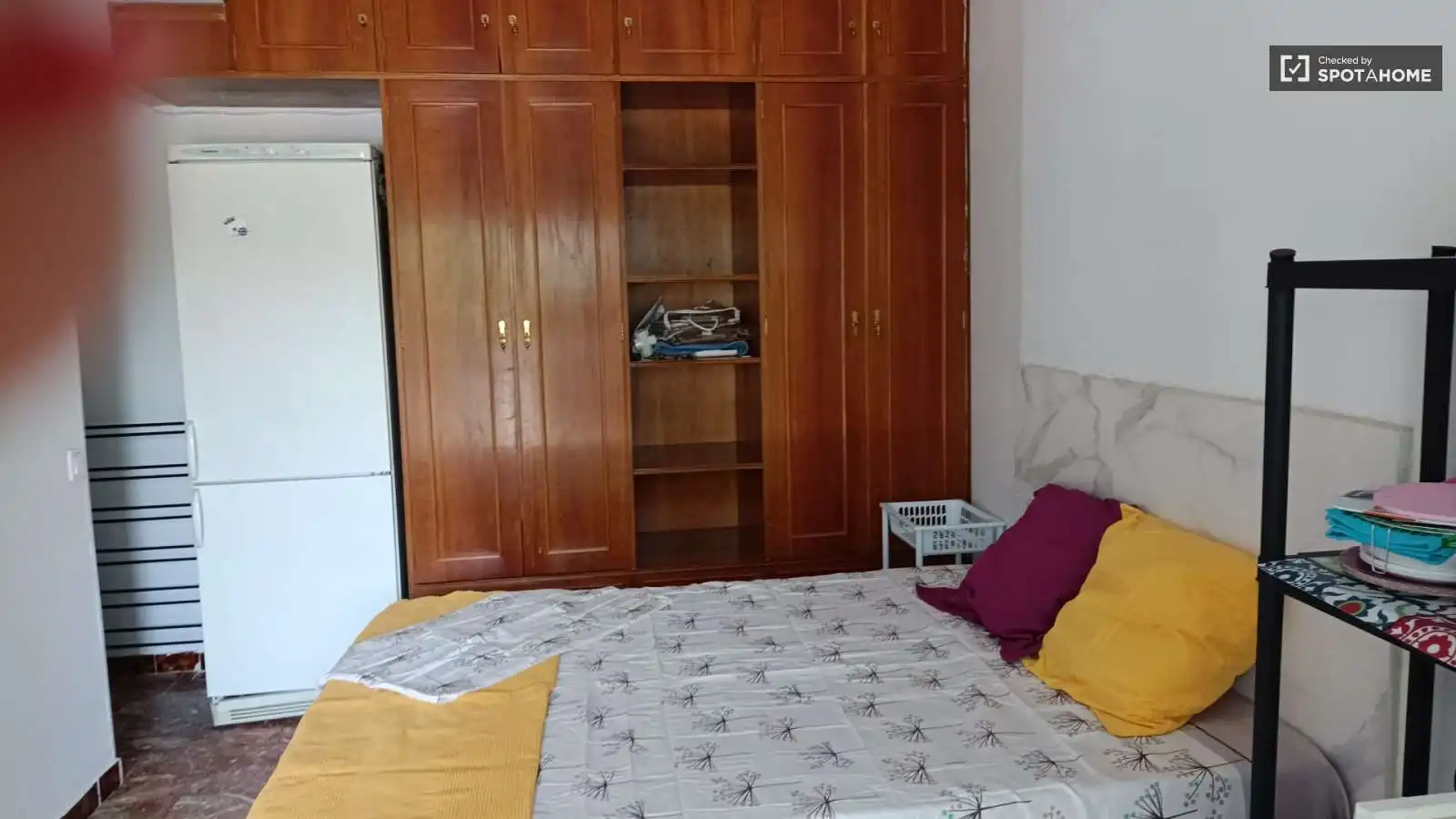 Bedroom of Flat for share in  Madrid Capital  with Air Conditioner, Terrace and Furnished