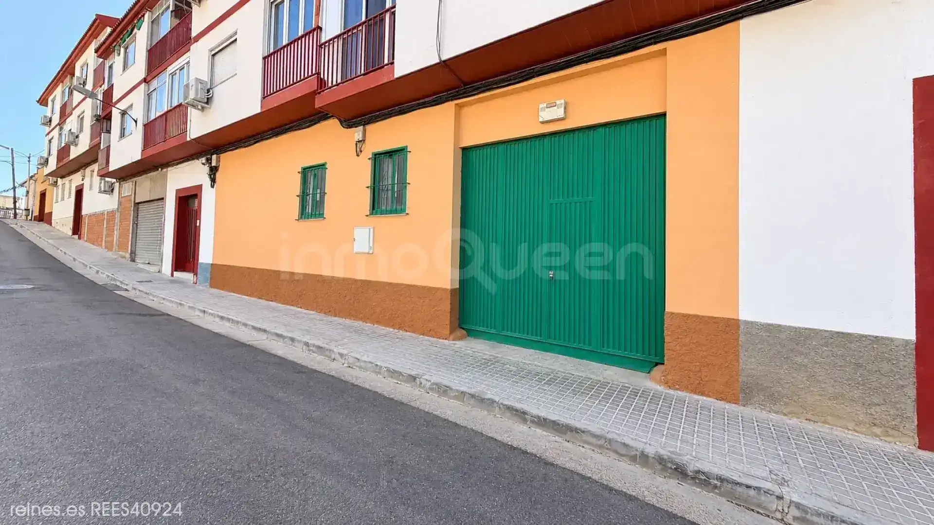 Vista exterior de Local en venda en Zaragoza