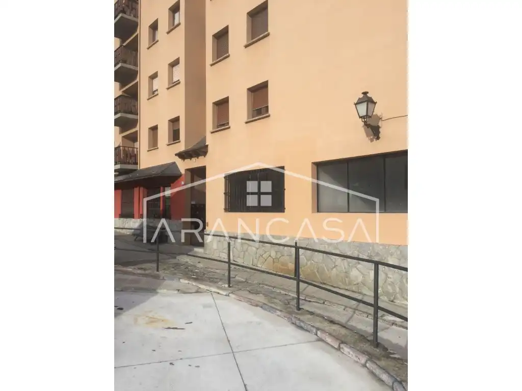 Local comercial en venda a Vielha, imagen 2