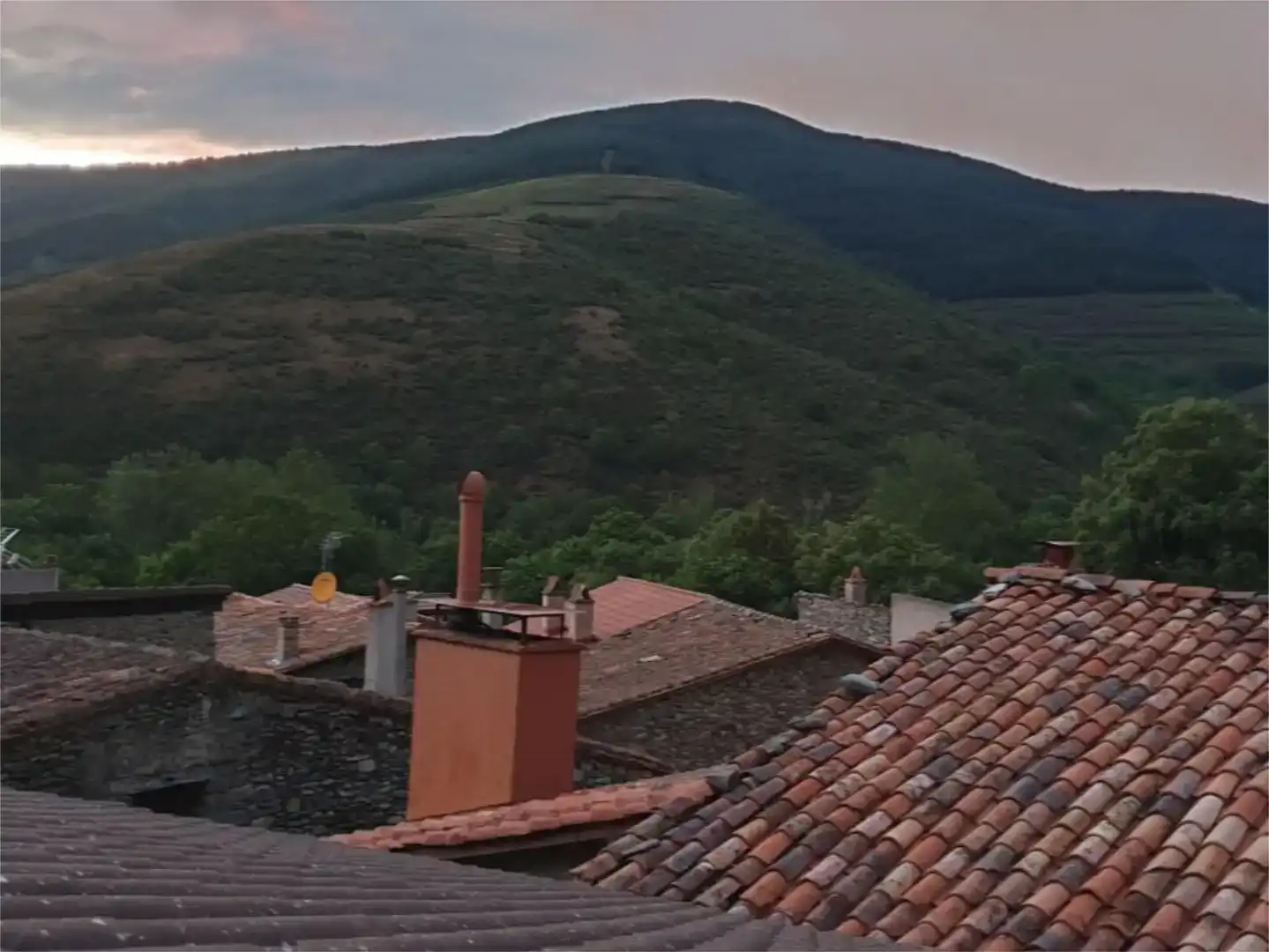 Vista exterior de Casa adosada en venta en Ezcaray, La Rioja