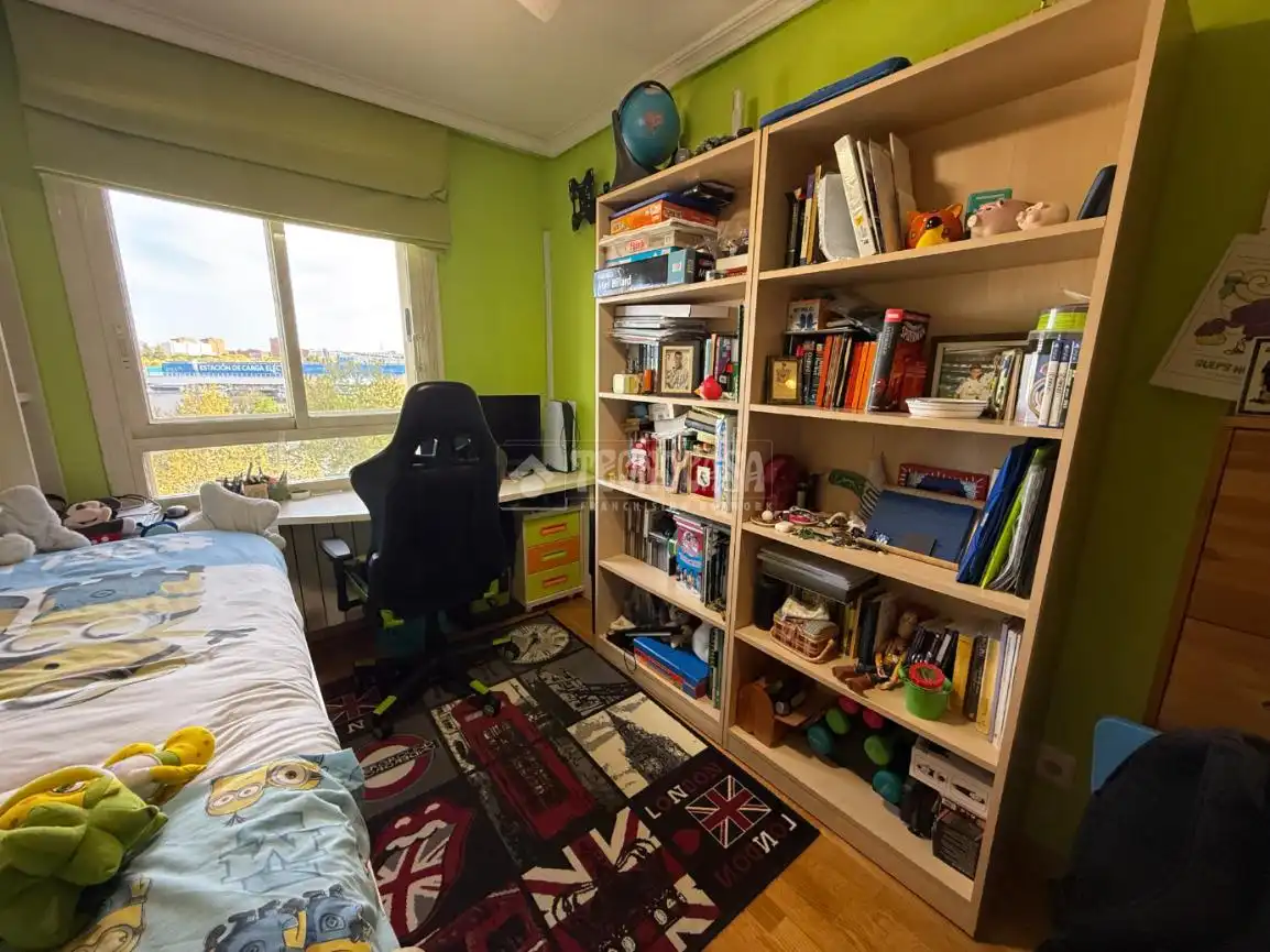 Bedroom of Flat for sale in Madrid  with Air Conditioner and Heating