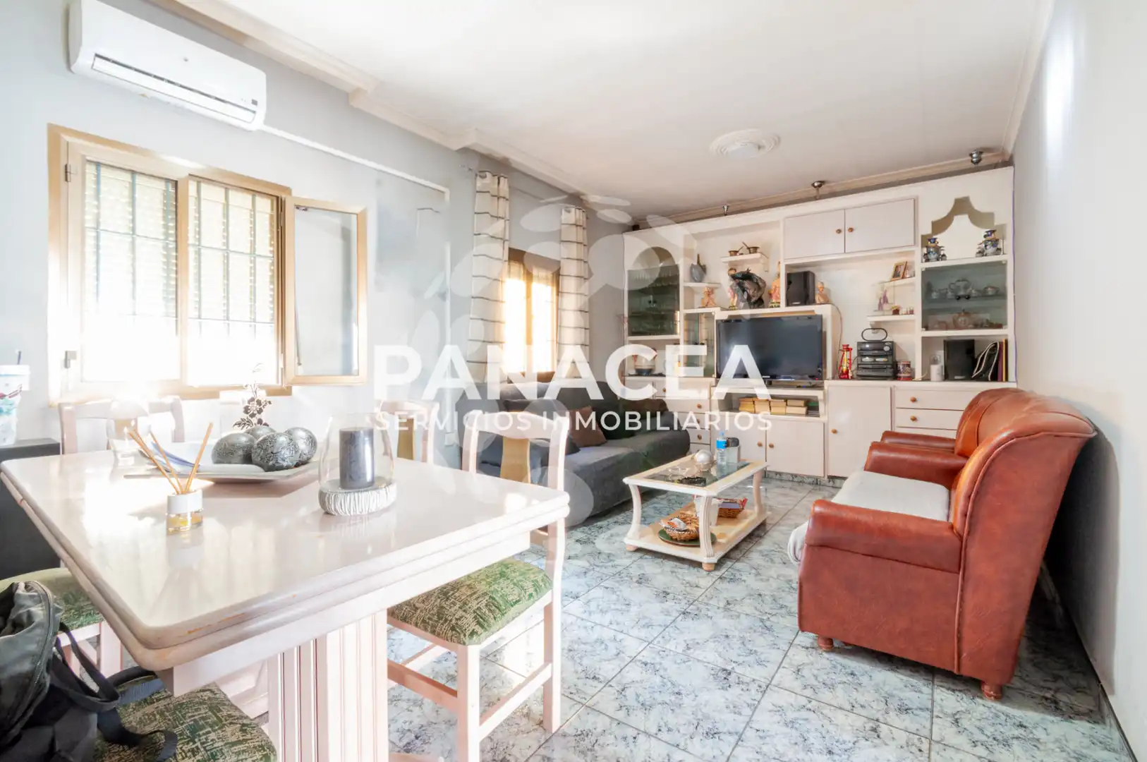 Vista exterior de Casa o chalet en venta en Roquetas de Mar con Jardín privado, Amueblado y Microondas