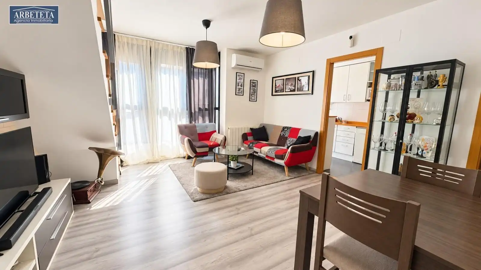 Sala d'estar de Dúplex en venda en Casco Histórico