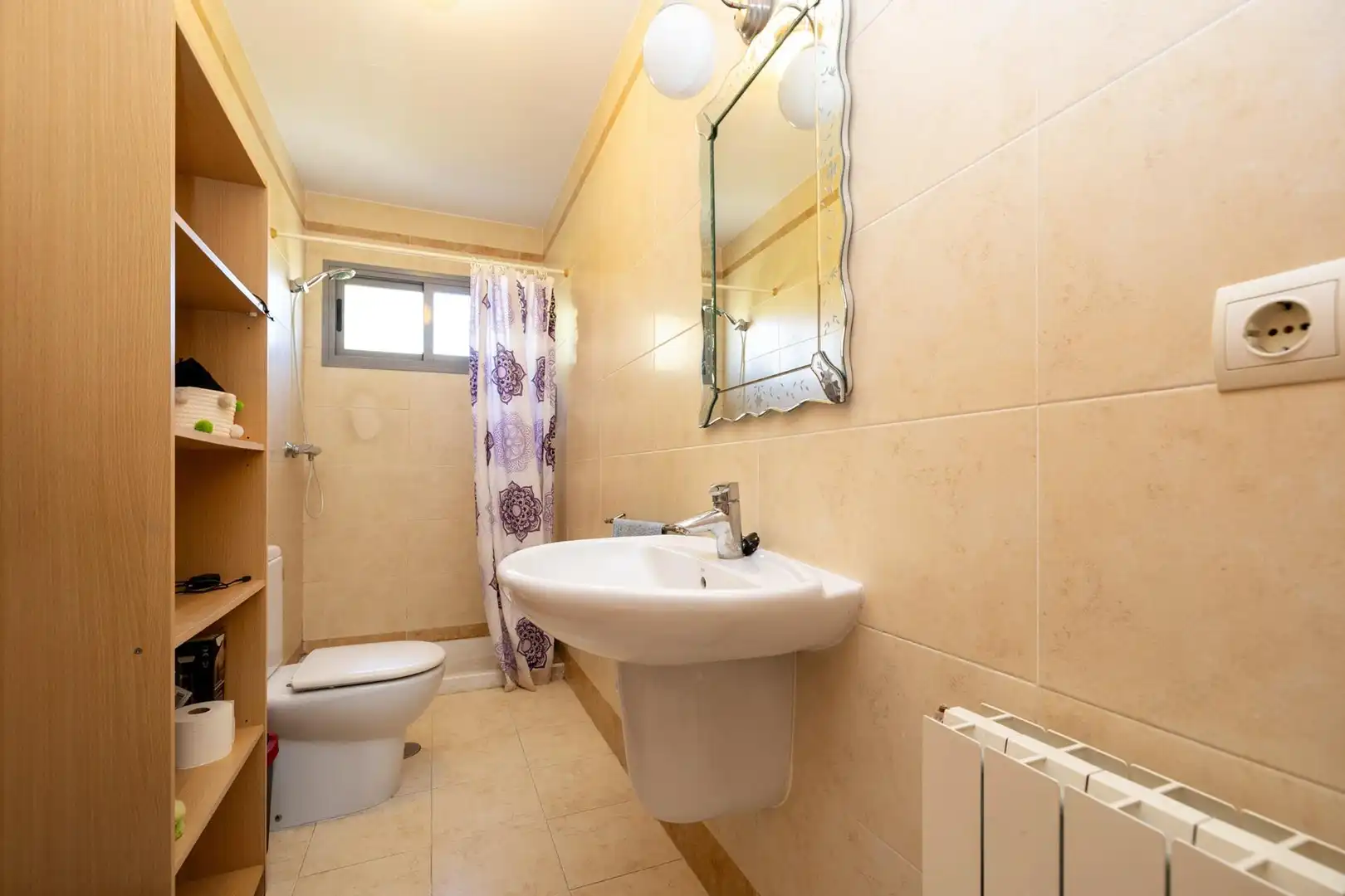 Houses for sale in Calle Miguel Valle Tendero, Jun