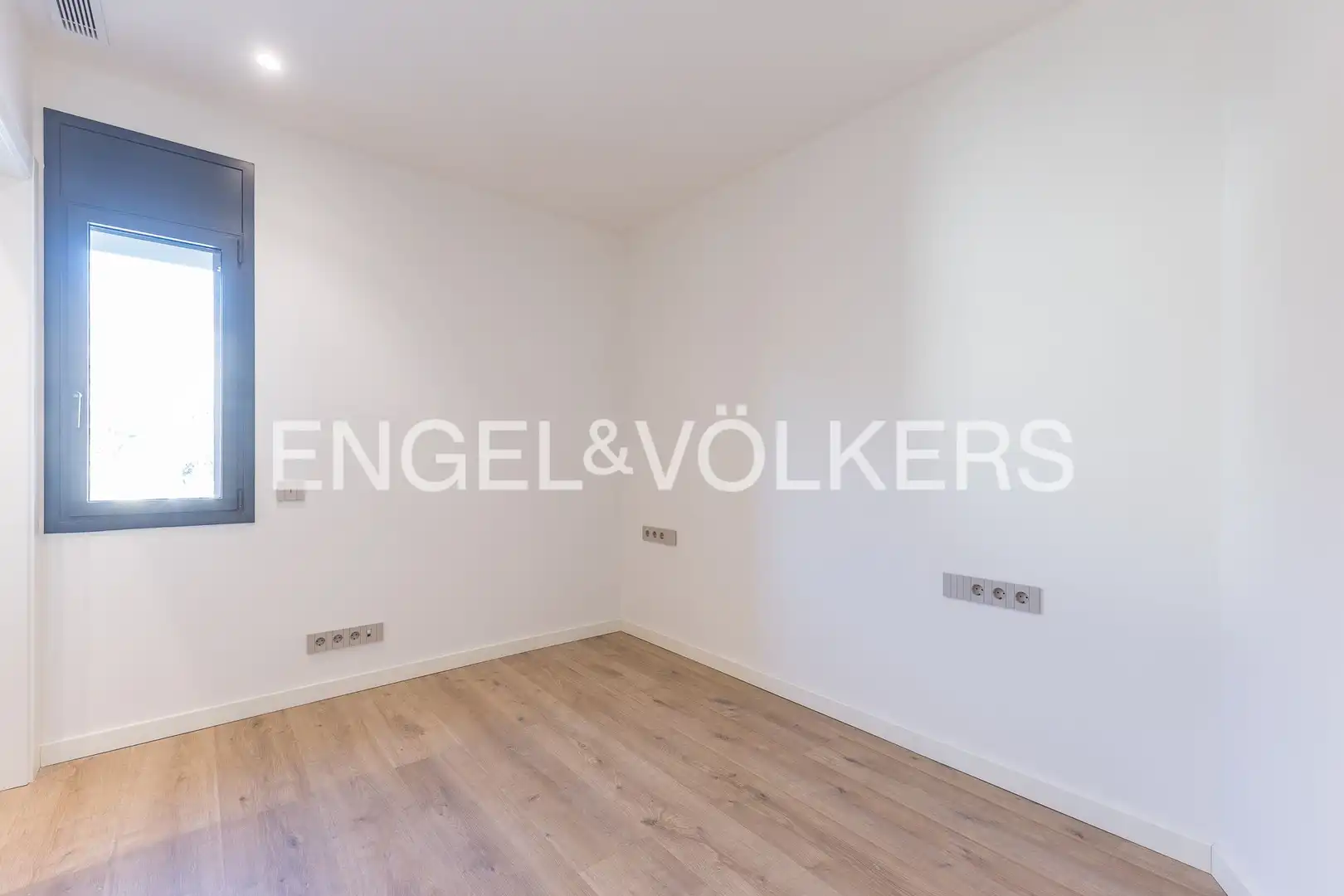 Habitación de Casa o chalet en venta en Sant Cugat del Vallès con Calefacción, Jardín privado y Parquet