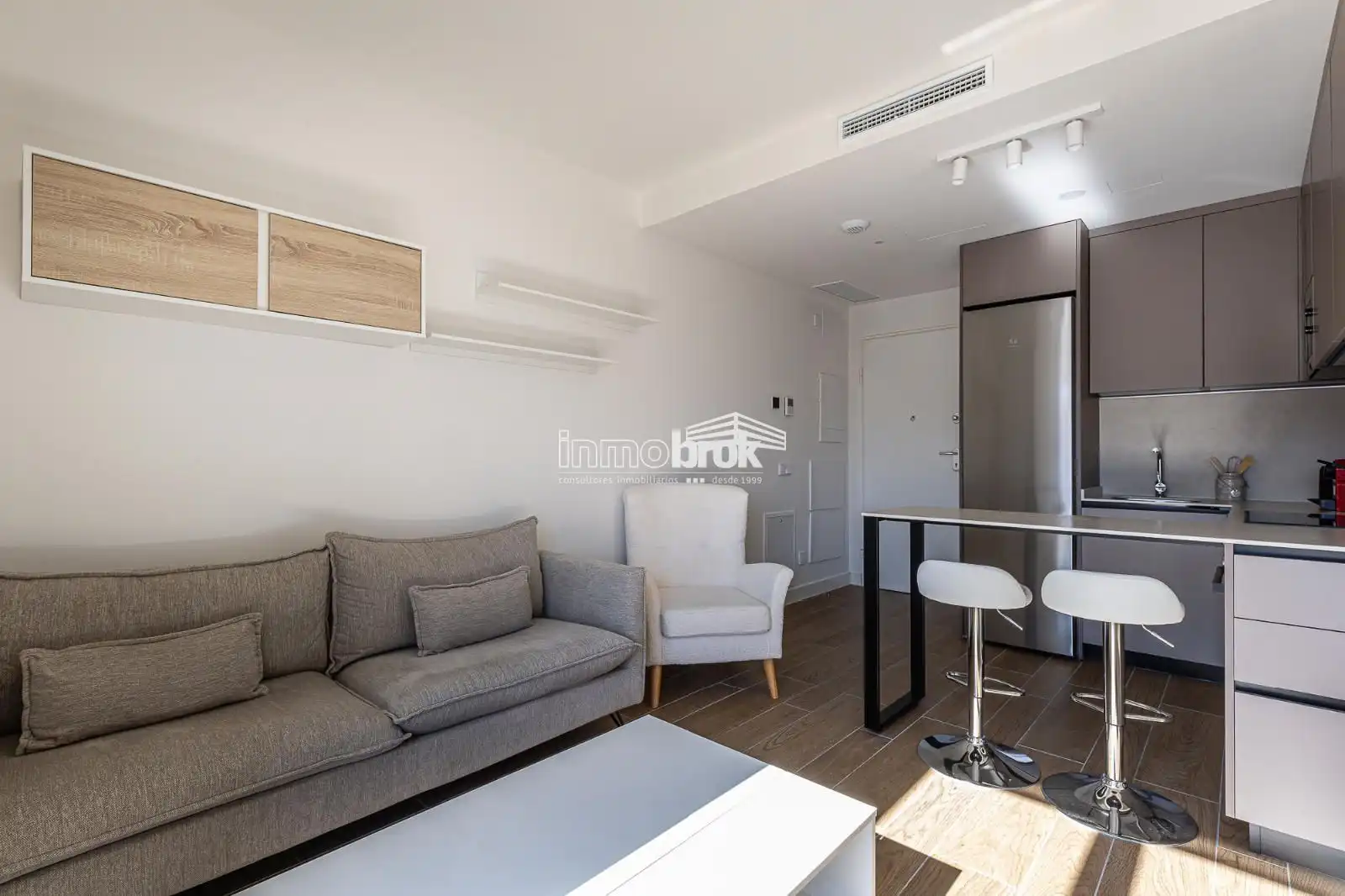 Sala de estar de Piso de alquiler en Madrid con Aire acondicionado, Trastero y Piscina