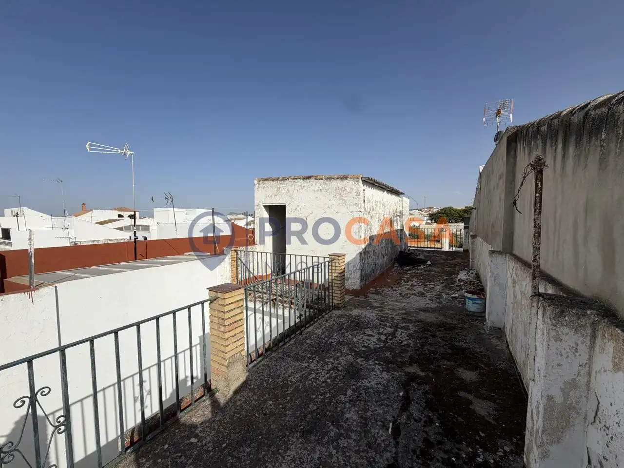Exterior view of Houses for sale in El Coronil