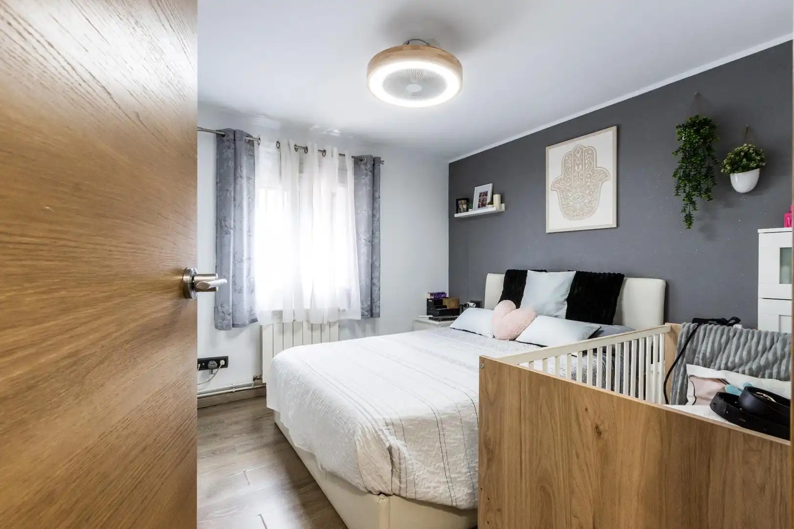 Habitación de Piso en venta en Sabadell con Aire acondicionado, Calefacción y Trastero