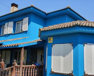 Exterior view of House or chalet for sale in Talavera de la Reina  with Air Conditioner and Terrace