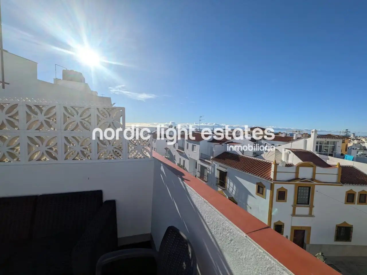 Vista exterior de Piso de alquiler en Nerja con Terraza