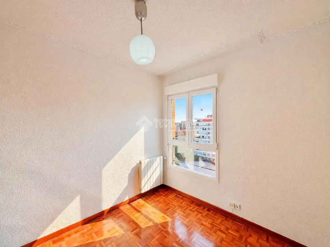 Schlafzimmer von Wohnung zum Verkauf in Madrid