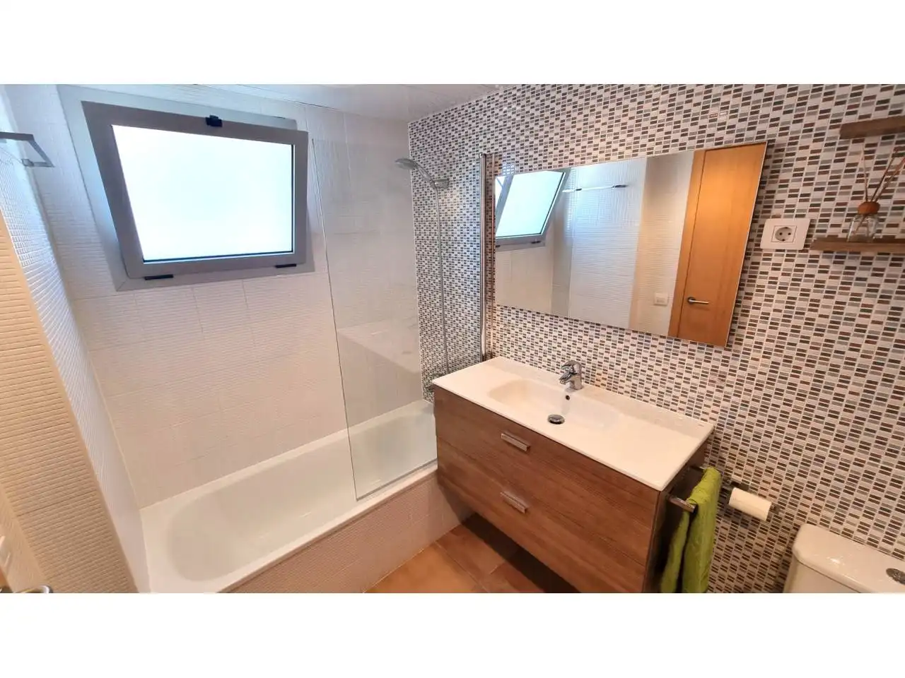 Bathroom of Flat for sale in L'Ampolla  with Air Conditioner, Heating and Balcony