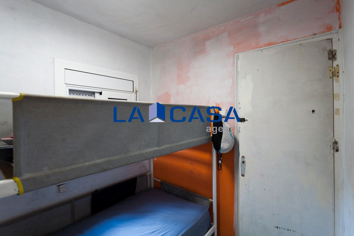 Dormitori de Pis en venda en L'Hospitalet de Llobregat amb Terrassa i Balcó