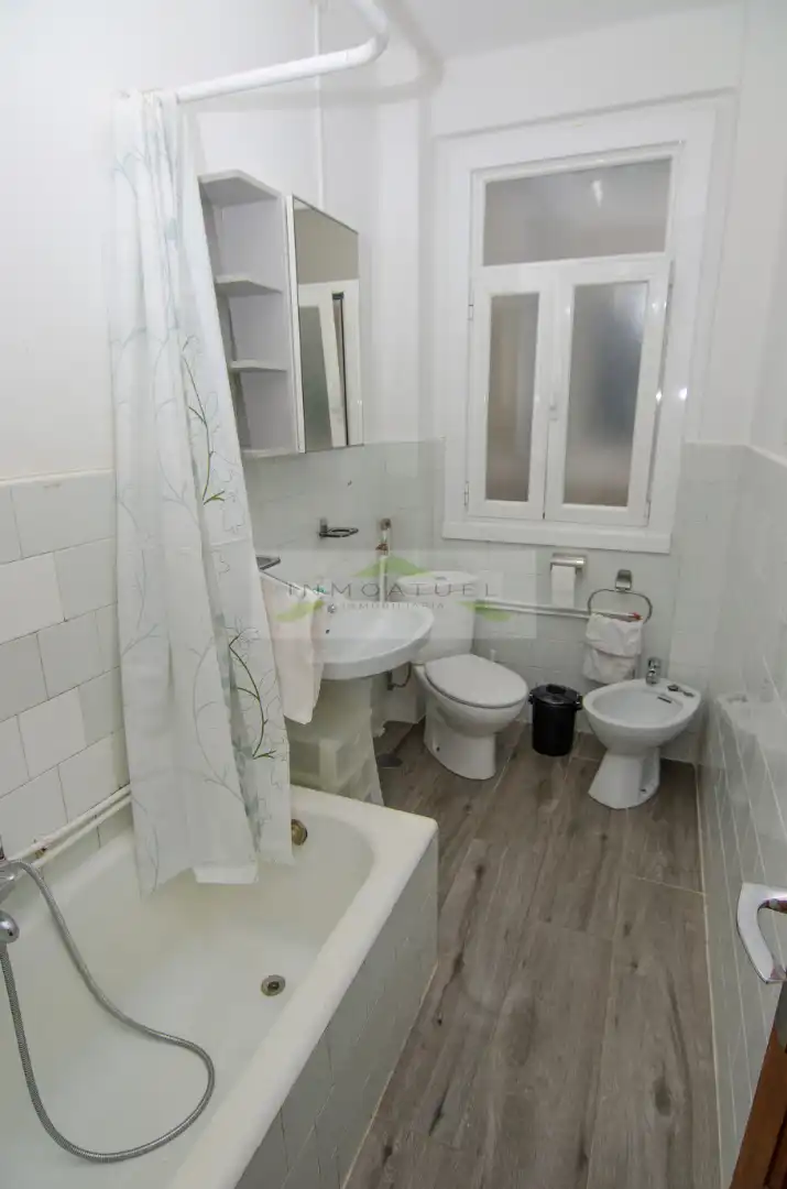 Bathroom of Flat for rent in A Coruña Capital   with Furnished, Oven and Washing machine