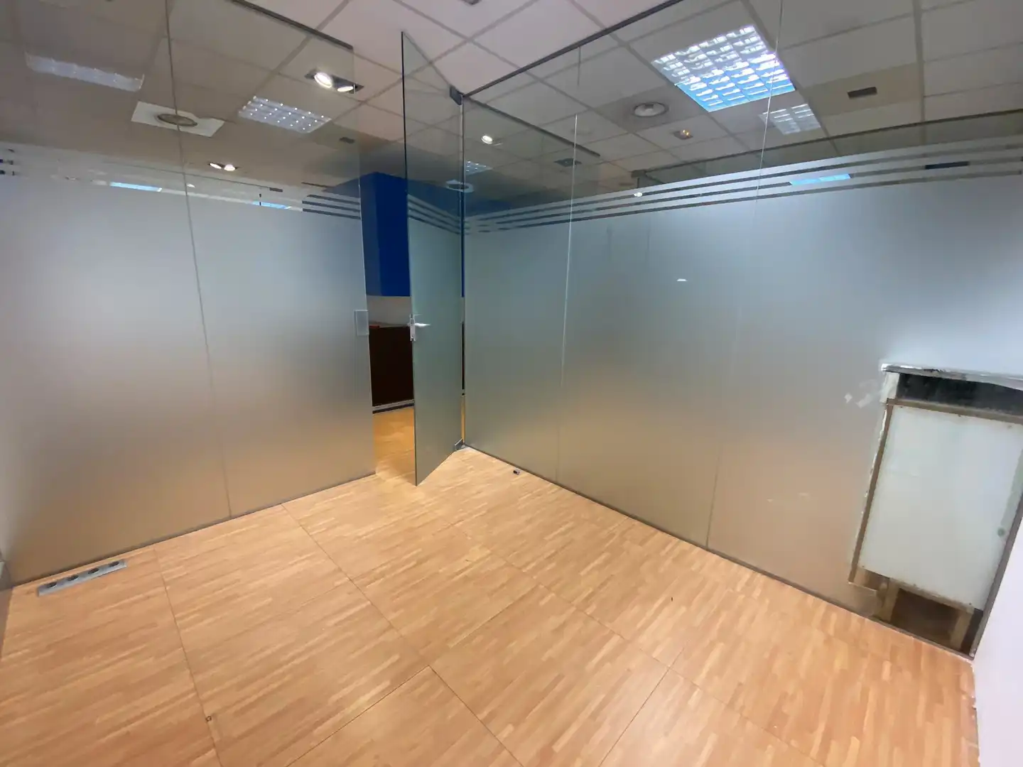 Local comercial en venta en Carrer de Josep Puig i Cadafalch, imagen 24