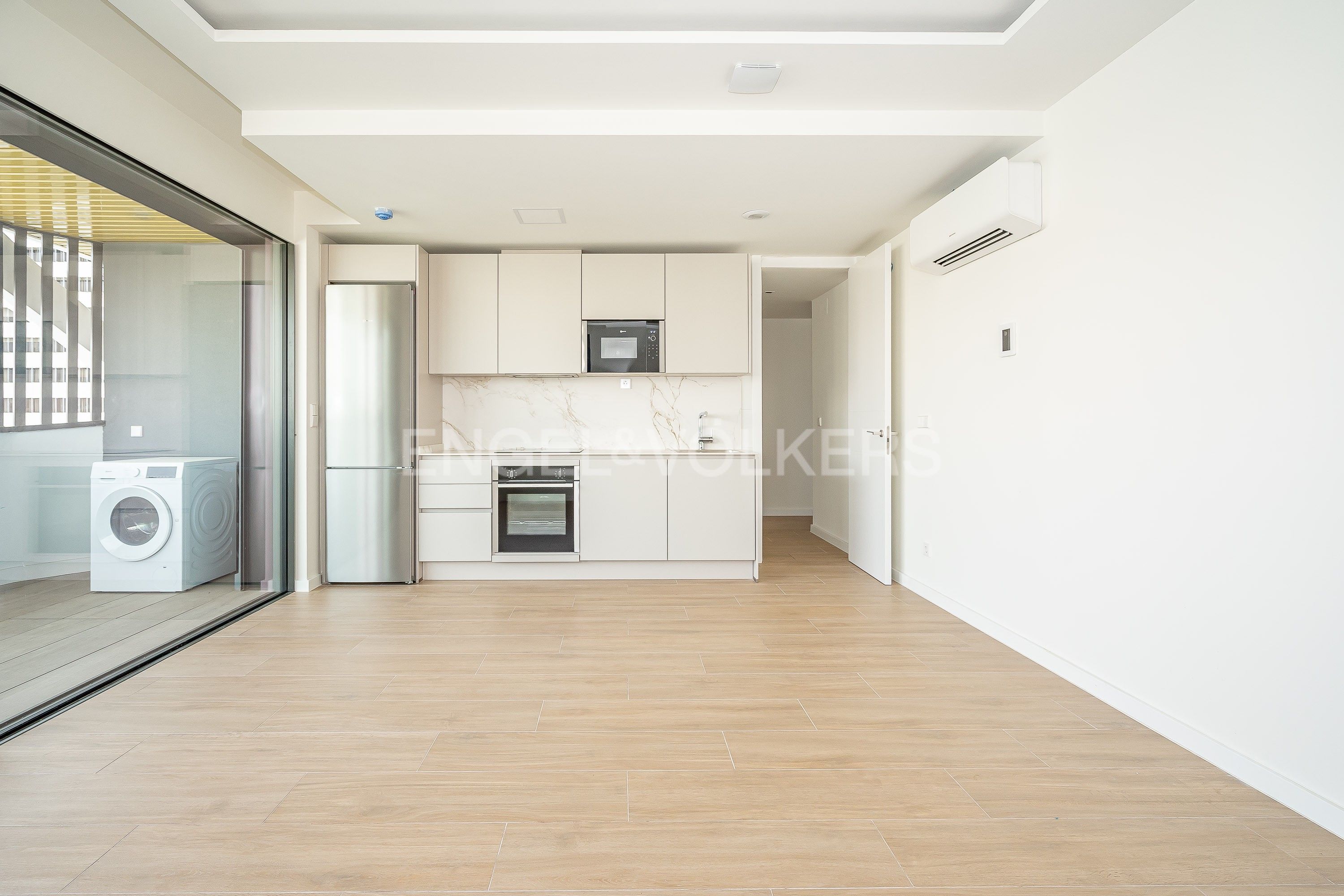 Kitchen of Flat for rent in  Madrid Capital  with Air Conditioner, Heating and Terrace