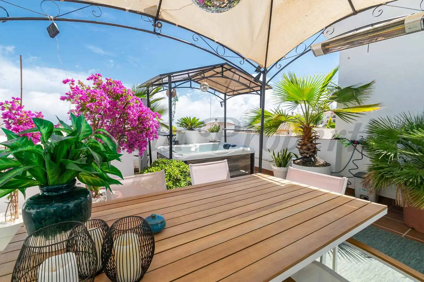 Apartament amb terrassa en venda a Torrox Pueblo