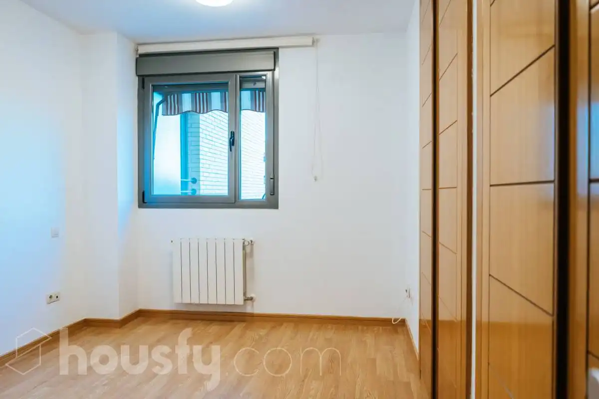 Wohnung zur Miete in Avenida de la Osa Menor, Sur - PAU 4