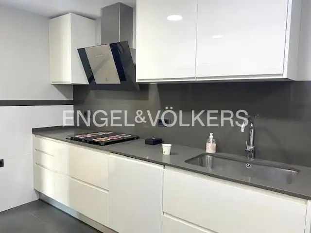 Kitchen of Flat for rent in Paterna  with Air Conditioner, Heating and Storage room