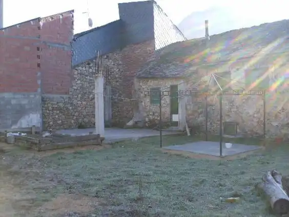 Vista exterior de Finca rústica en venta en Toral de los Vados con Trastero y Amueblado