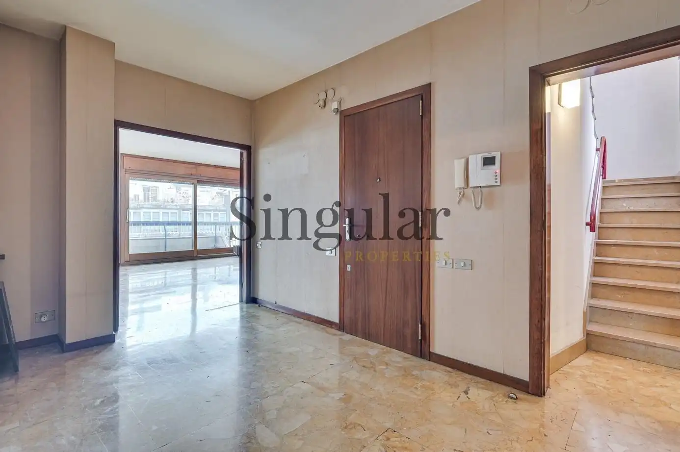 Habitación de Ático en venta en Barcelona con Calefacción, Terraza y Piscina