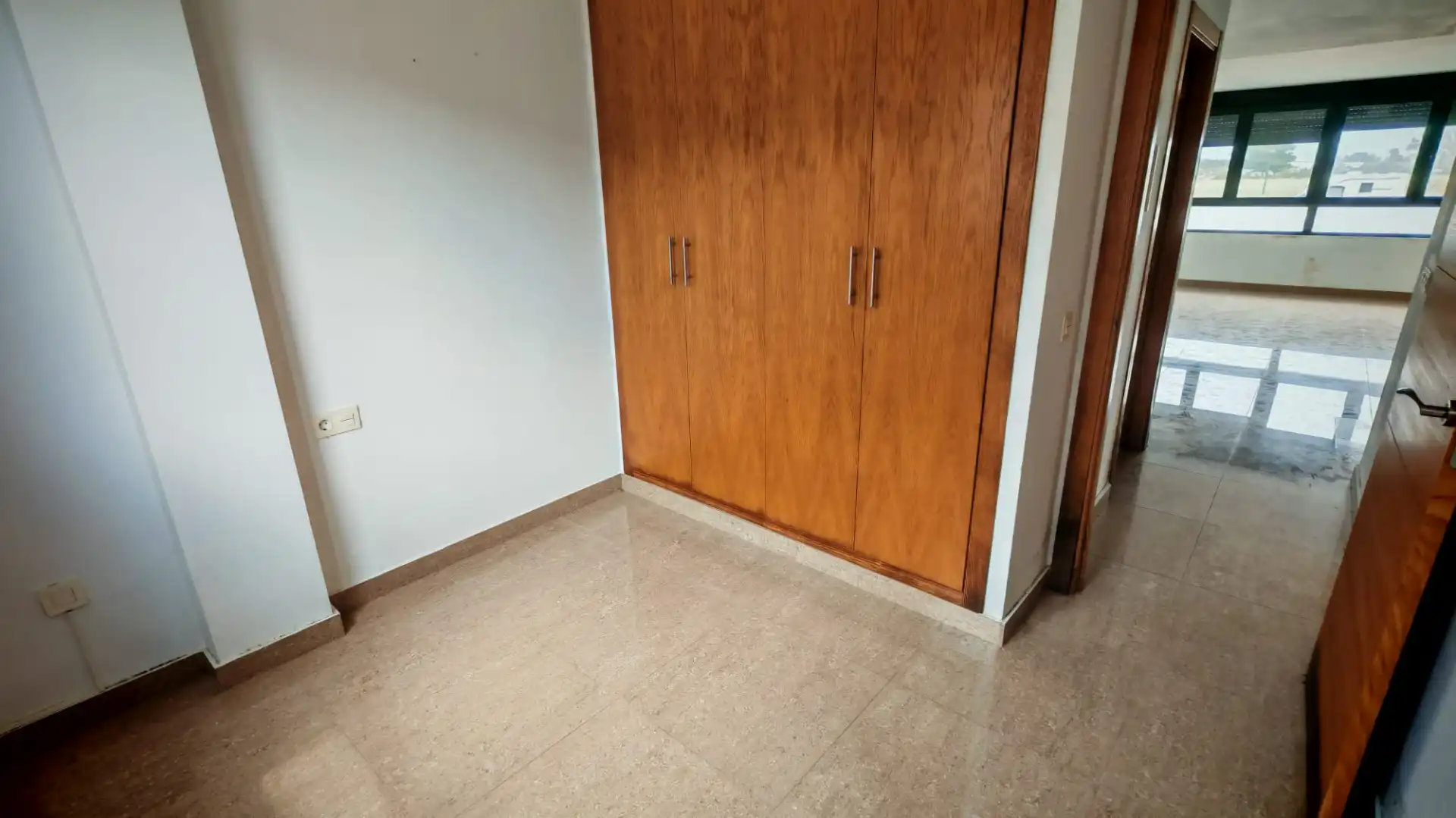 Schlafzimmer von Einfamilien-Reihenhaus zum Verkauf in Valencia mit Terrasse, Abstellraum und Ofen