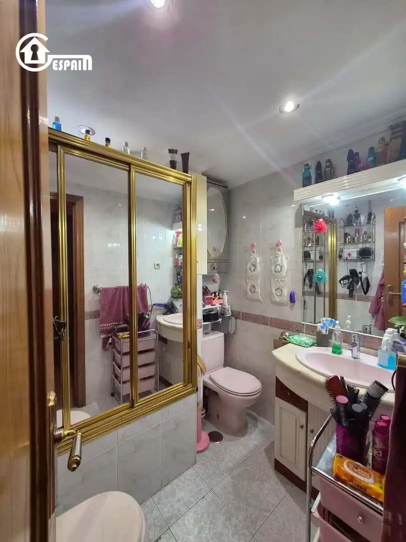 Baño de Piso en venta en Móstoles con Aire acondicionado, Calefacción y Terraza