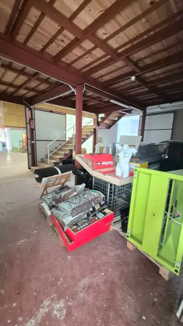 Industrial buildings for rent in Betanzos