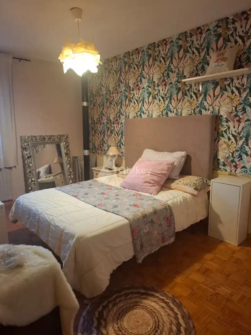 Dormitori de Casa o xalet en venda en Marchamalo amb Calefacció, Jardí privat i Terrassa