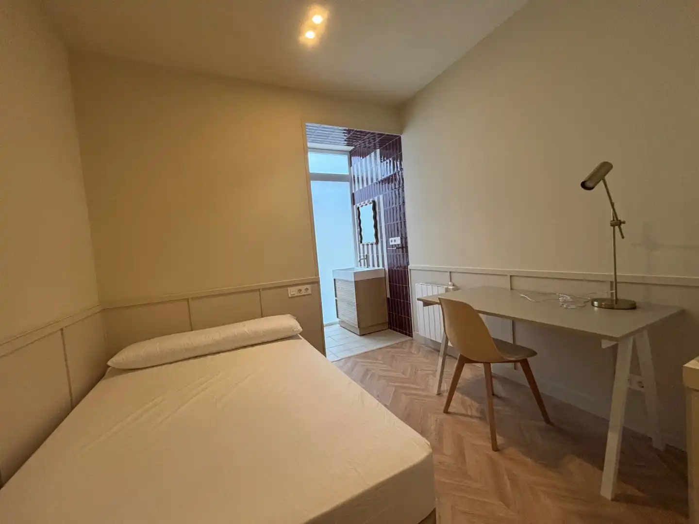 Schlafzimmer von Wohnung zum Verkauf in Zaragoza mit Klimaanlage und Heizung