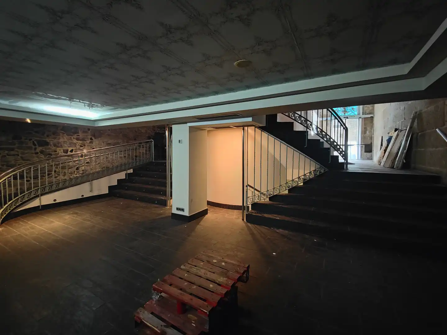 Commercial properties for rent in Vigo   with Air Conditioner