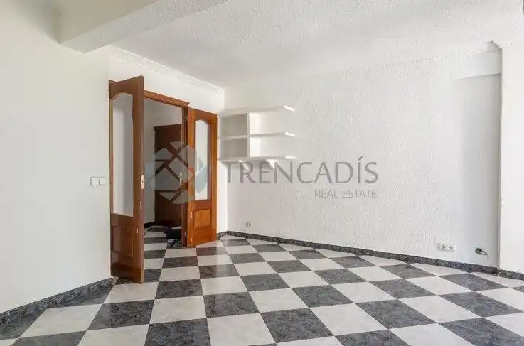 Piso en venta en AV IKER CASILLAS  Es: Pl:  Pt: B  MOSTOLES (MADRID)