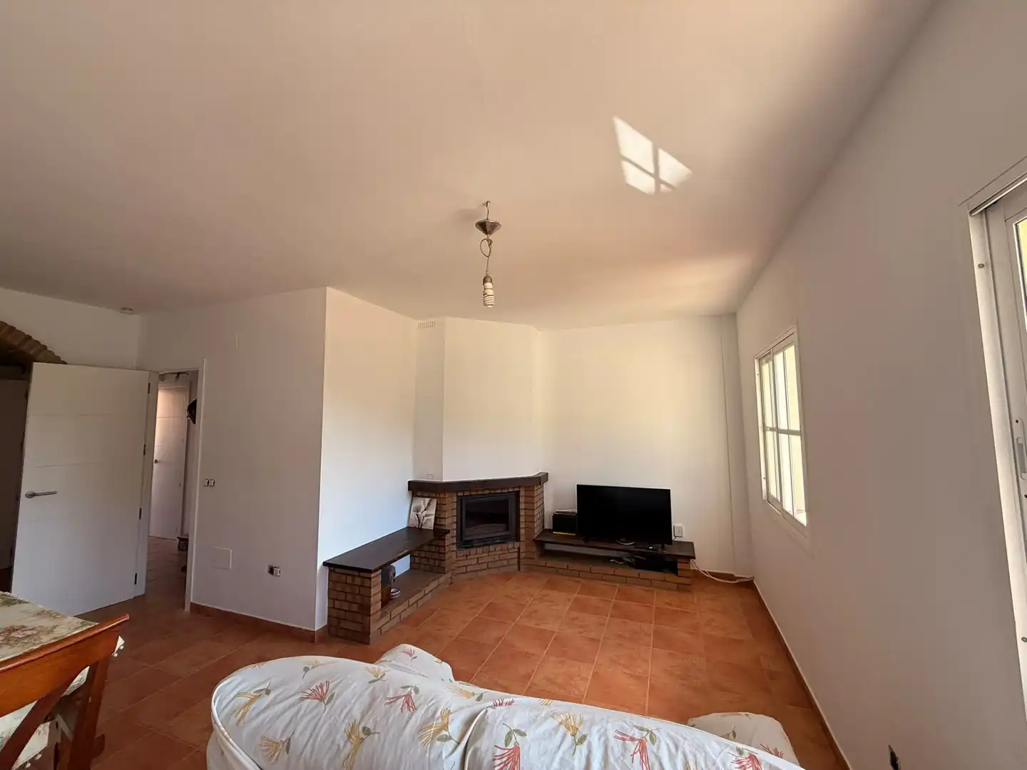 Sala d'estar de Casa adosada en venda en Huerta Fava - Santiago