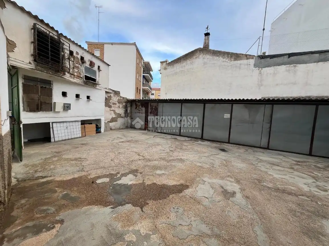 Vista exterior de Casa adosada en venta en Linares con Aire acondicionado, Terraza y Balcón