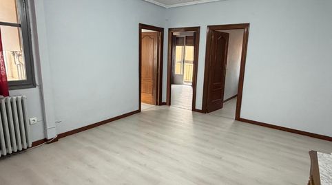 Foto 2 de Piso en venta en Calle Gallo, Pajarillos Bajos, Valladolid Capital
