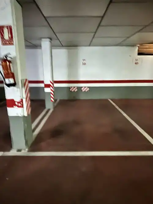 Parkplatz von Wohnung zur Miete in Madrid mit Heizung, Parkett und Terrasse