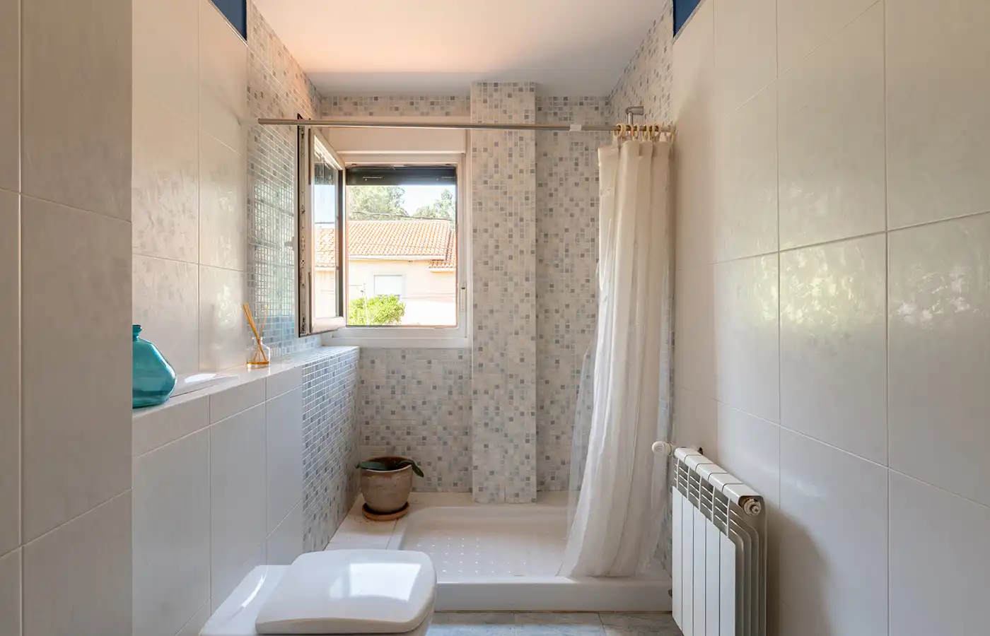 Bathroom of Houses for sale in Culleredo  with Air Conditioner, Heating and Private garden