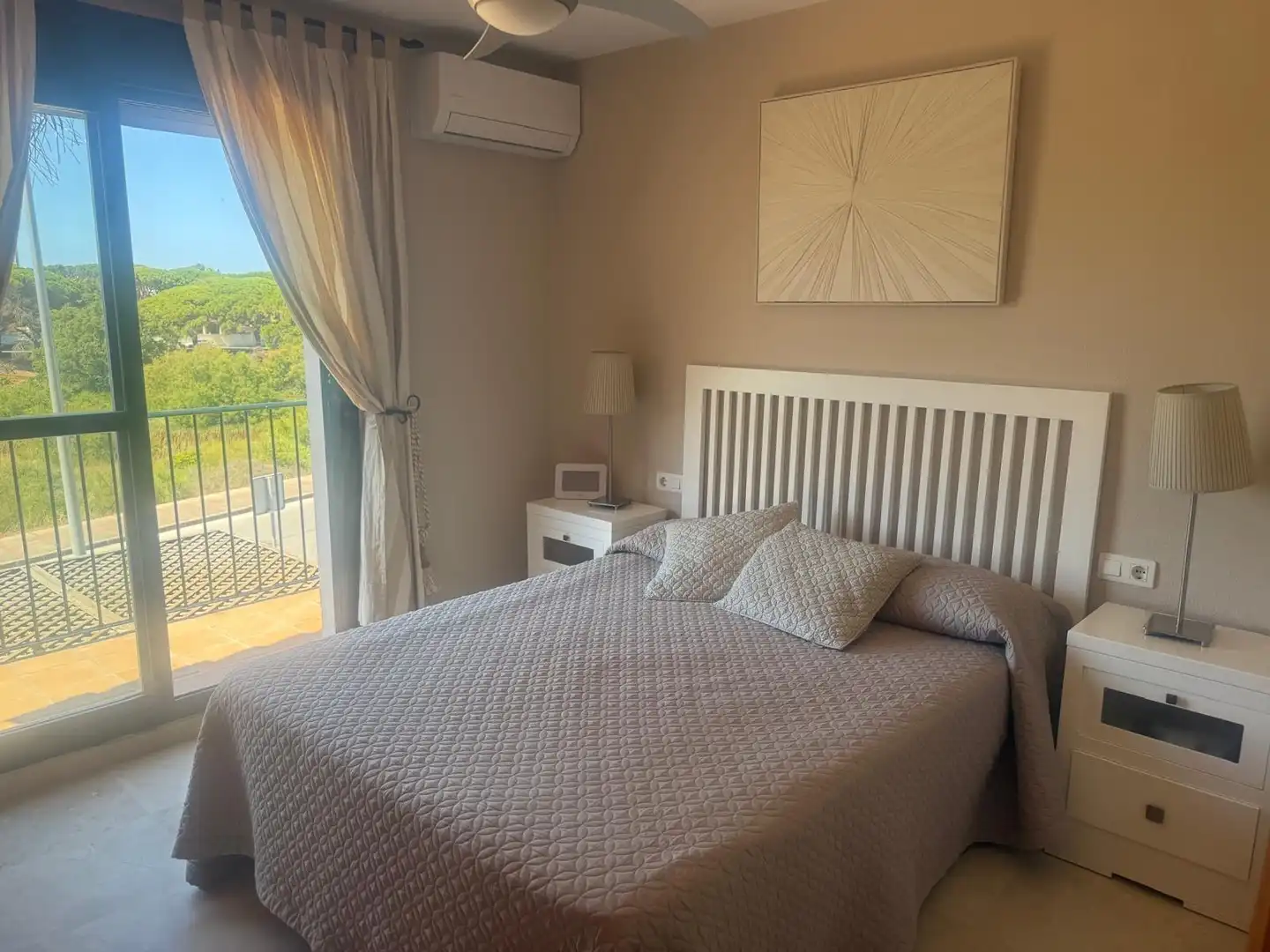 Dormitori de Casa adosada en venda en Chiclana de la Frontera amb Aire condicionat, Calefacció i Jardí privat