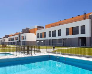 Swimming pool of Flat to rent in Parla  with Air Conditioner, Heating and Storage room