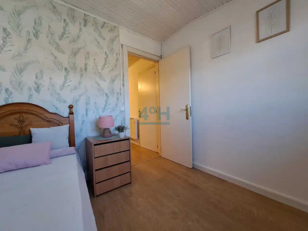 Bedroom of Apartments for sale in Ourense Capital   with Heating and Furnished