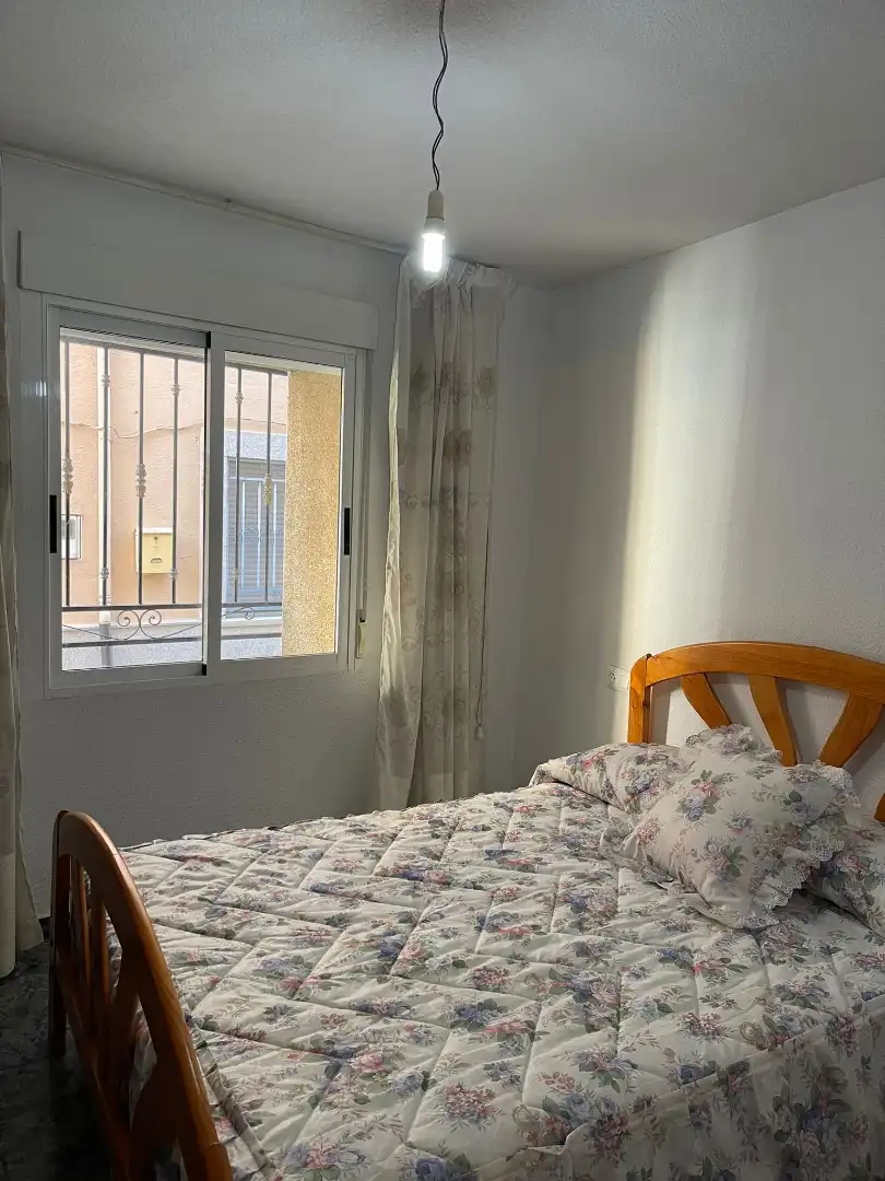 Habitación de Casa o chalet en venta en Valdeobispo con Terraza, Trastero y Amueblado
