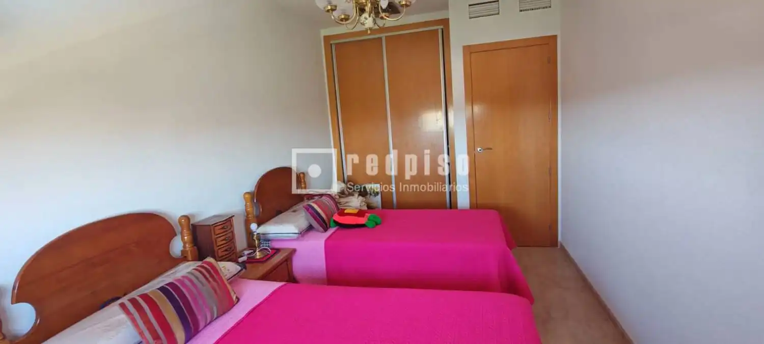 Habitación de Piso de alquiler en Murcia con Trastero y Amueblado