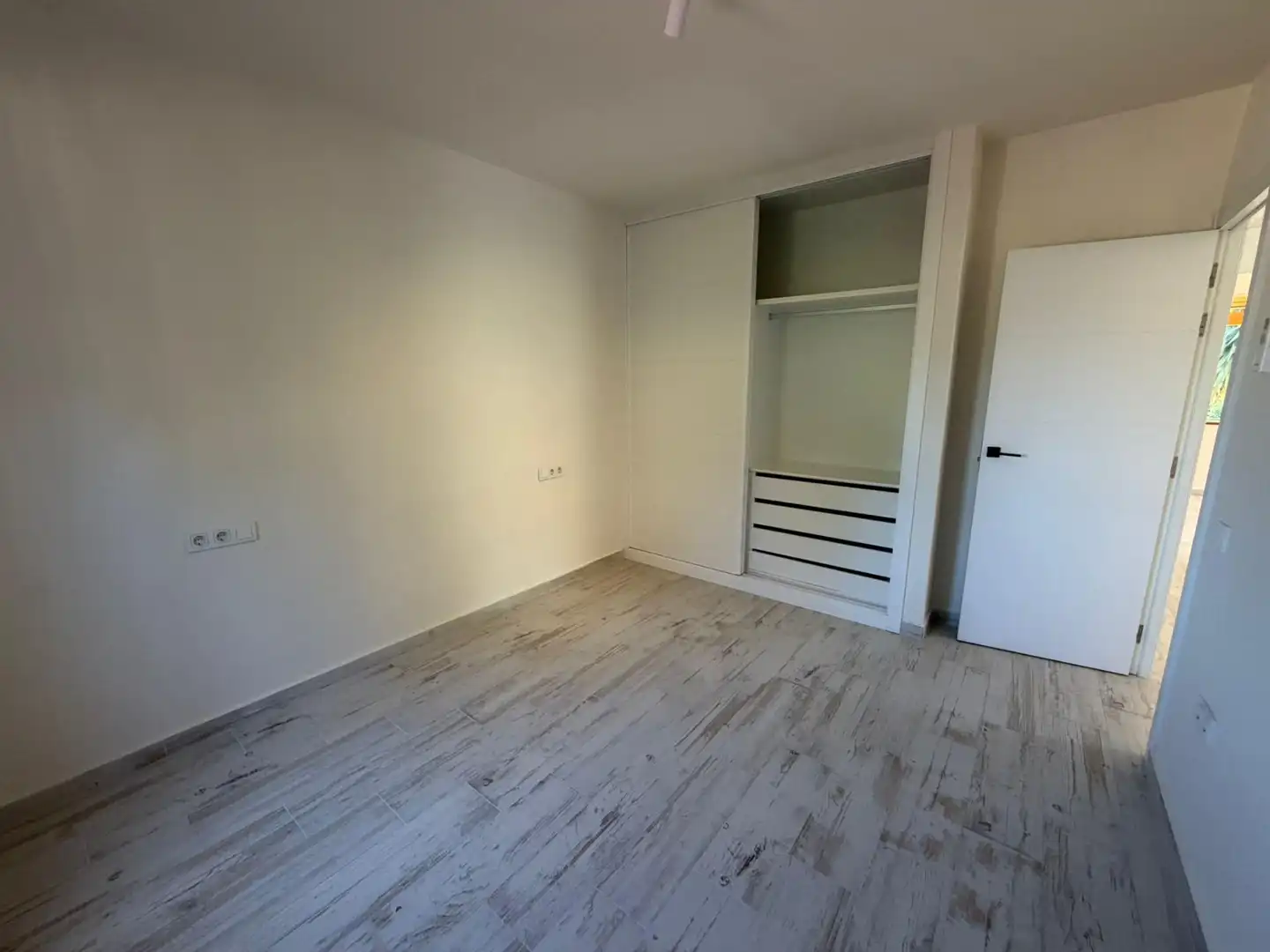 Habitación de Casa o chalet de alquiler en L'Alfàs del Pi con Aire acondicionado, Jardín privado y Piscina