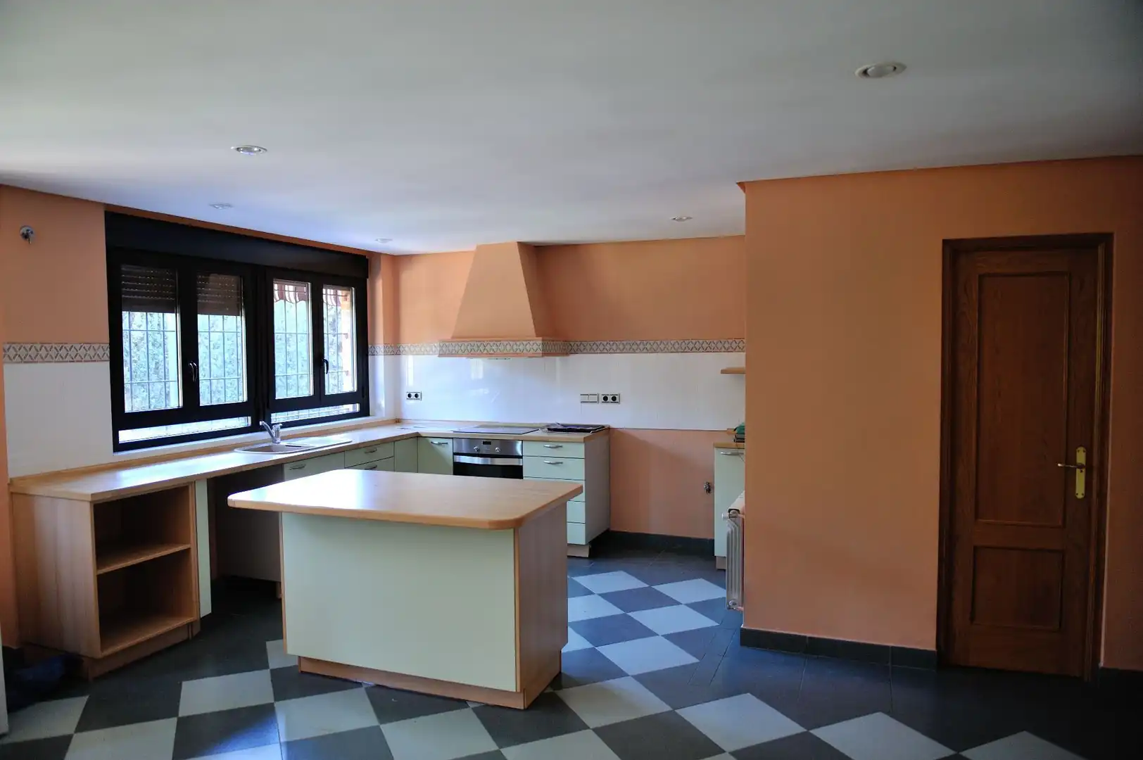 Cocina de Casa o chalet en venta en Aranjuez con Aire acondicionado, Calefacción y Jardín privado