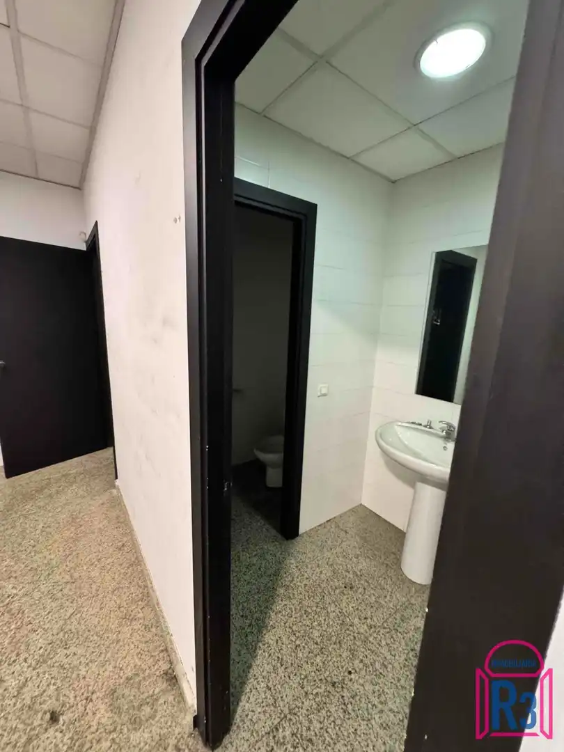 Business premises to rent in Reyes Leoneses, imagen 19
