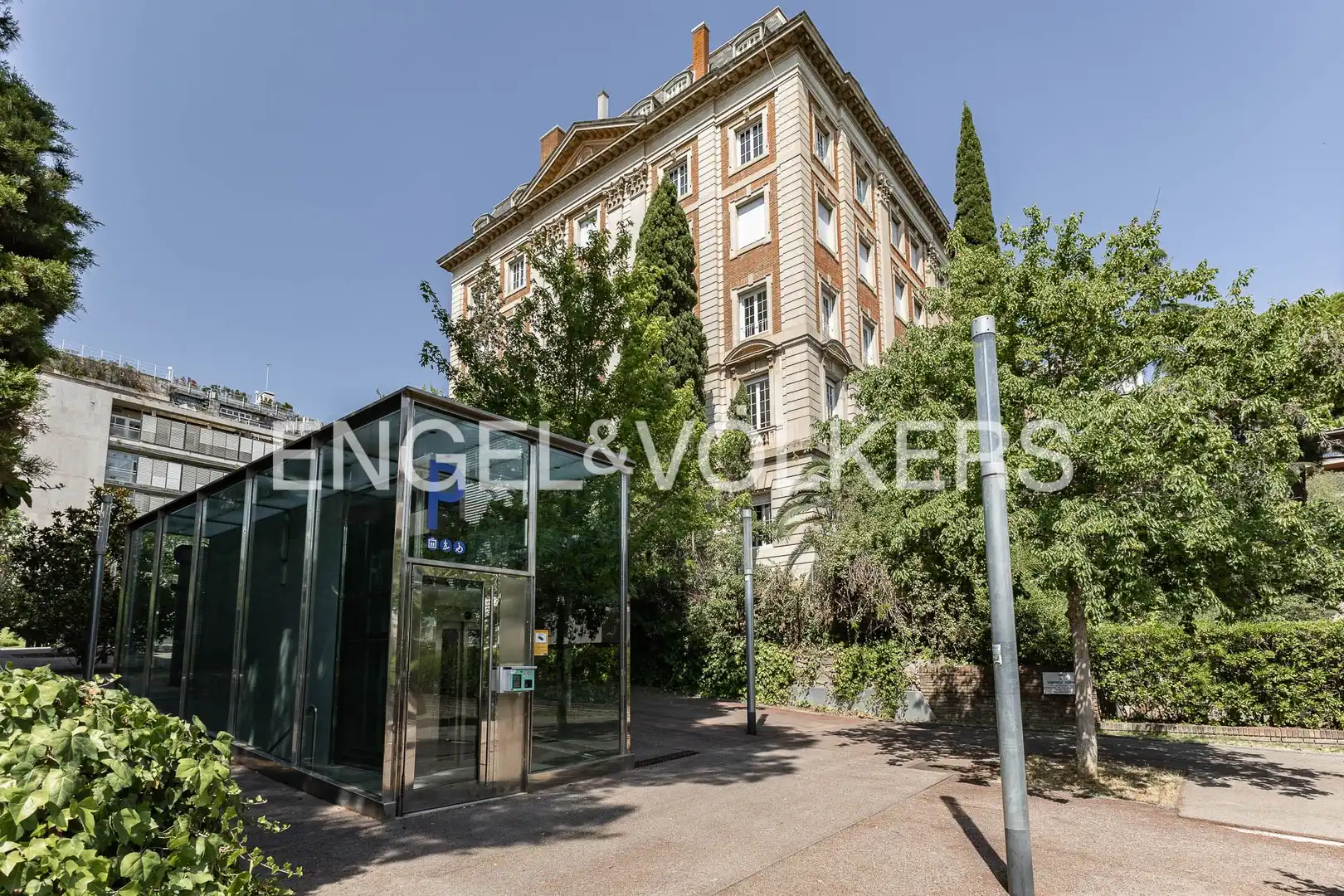 Vista exterior de Piso en venta en Barcelona con Aire acondicionado y Calefacción