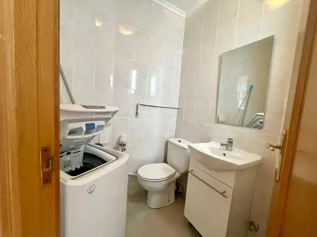 Baño de Piso en venta en Valencia con Aire acondicionado y Balcón
