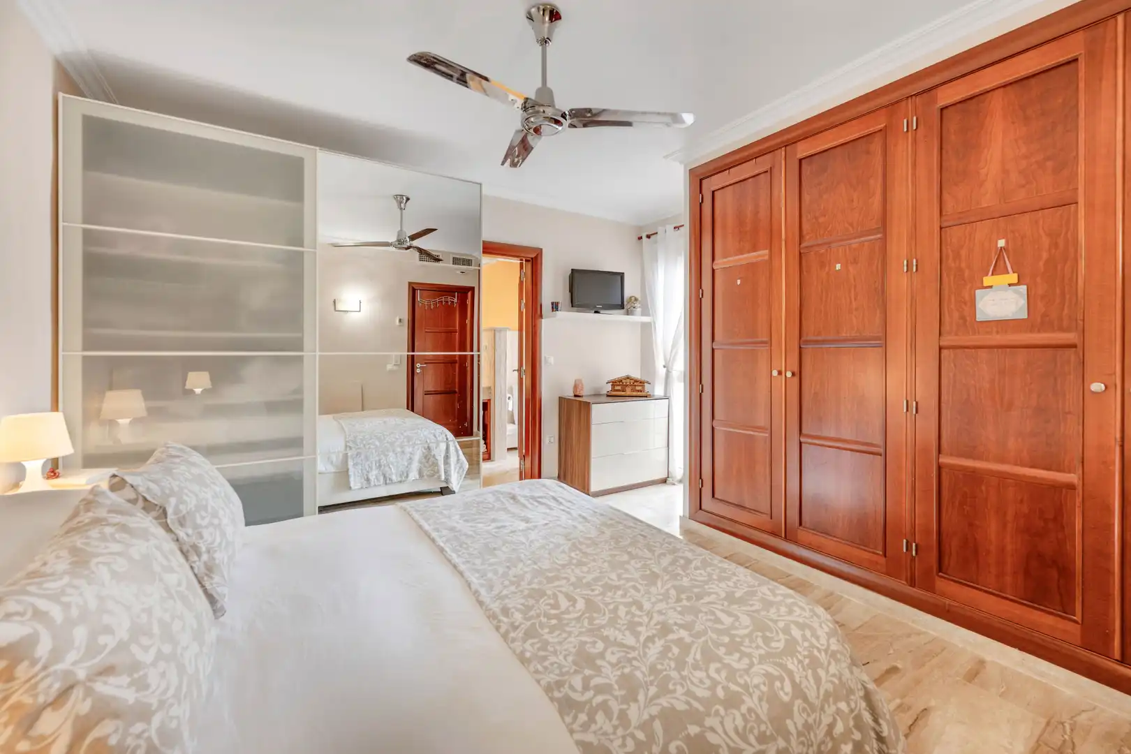 Casa pareada con piscina en venta en Calahonda, imagen 13